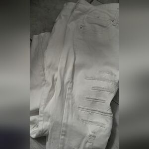 White denim jeans 18